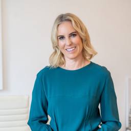 Dr. med. Svenja Giessler - Fachärztin für Plastische Chirurgie in München.