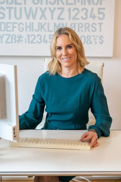 Dr. med. Svenja Giessler - Fachärztin für Plastische Chirurgie in München.